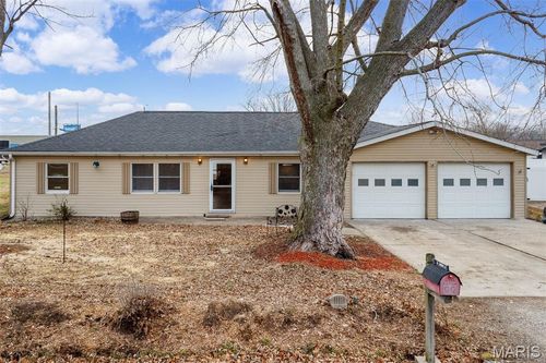 54 Lincoln Ln, Highland, IL, 62249-1017 | Card Image