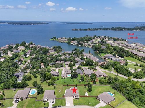 6034 Leeward Island Dr, Conroe, TX, 77304-2389 | Card Image