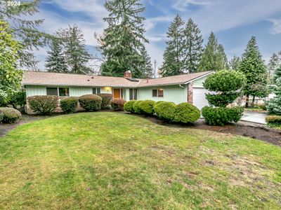 2025 Se Spruce Ave, House other with 3 bedrooms, 2 bathrooms and 2 parking in Gresham OR | Image 3