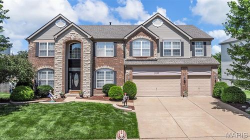 2033 Montclair Manor Dr, Saint Charles, MO, 63303-4085 | Card Image
