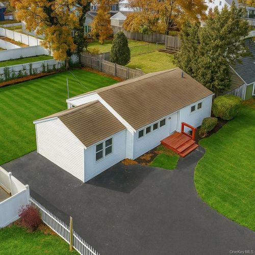 148 Claywood Dr, Brentwood, NY, 11717-5702 | Card Image