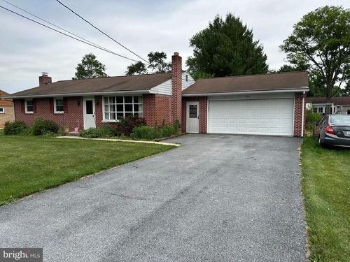 666 Jane Ave, MOUNT JOY, PA, 17552-9707 | Card Image