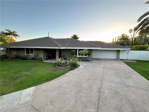 12885 Old Foothill, Santa Ana, CA, 92705 | Card Image