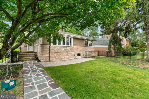 212 Crystal Lake Ave, AUDUBON, NJ, 08106-1214 | Card Image