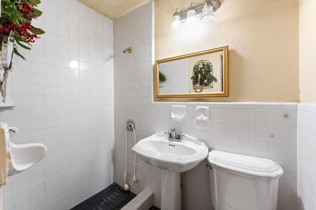 707 Doncrest St, House other with 7 bedrooms, 5 bathrooms and 4 parking in Channelview TX | Image 20