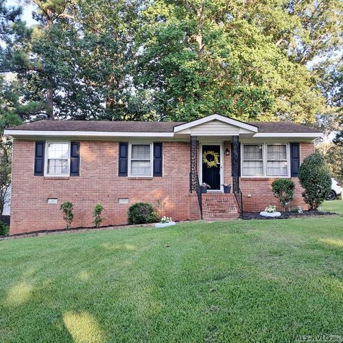 101 Martin Cir, Roanoke Rapids, NC, 27870-4816 | Card Image