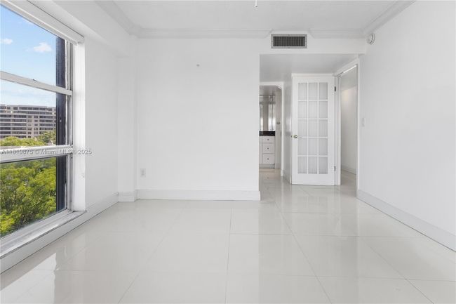 APT-8A - 77 Crandon Blvd, Condo with 2 bedrooms, 2 bathrooms and null parking in Key Biscayne FL | Image 27