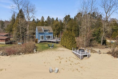 W1465 Idlewood Court, Holland, WI, 53070 | Card Image
