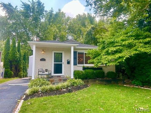 7582 Blackberry Ave, Saint Louis, MO, 63130-2808 | Card Image