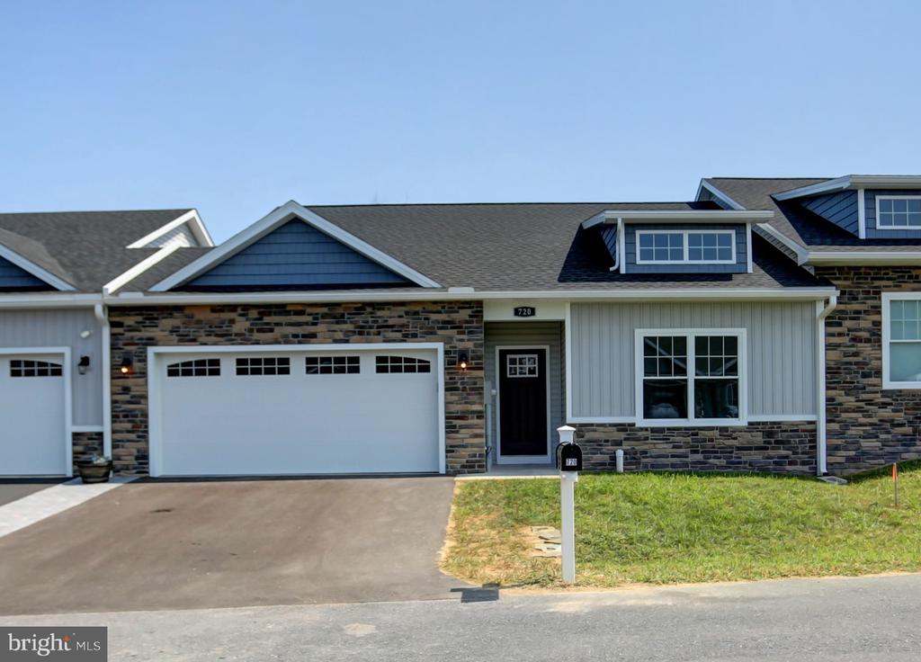 Shook Ct, Greencastle, PA 17225