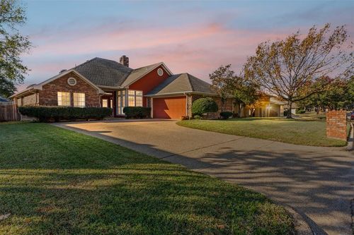 6706 Glen Dale Drive, Arlington, TX, 76017 | Card Image