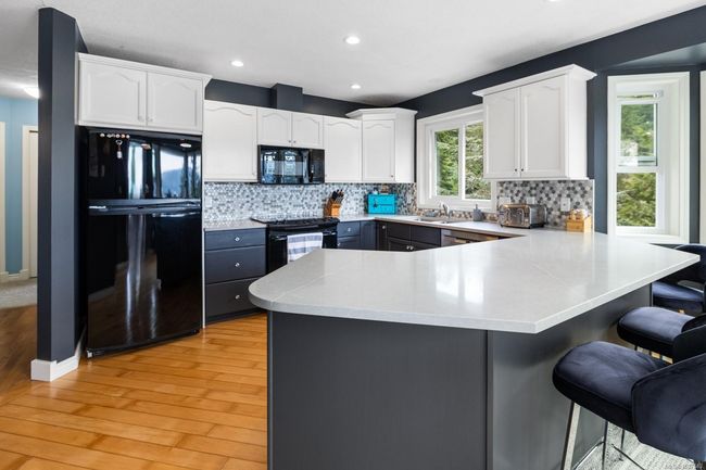 567 Maple Mountain Rd, House other with 3 bedrooms, 3 bathrooms and 5 parking in Duncan BC | Image 11