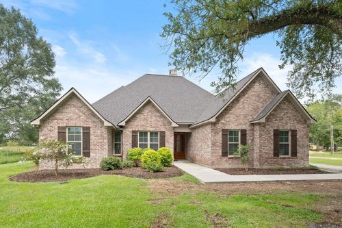100 Tranquility Oak Ln, Denham Springs, LA, 70706-3139 | Card Image