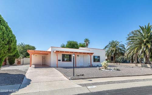 318 E La Abra, Green Valley, AZ, 85614-2912 | Card Image