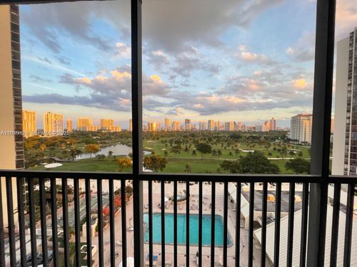 apt-1226-20301 W Country Club Dr, Aventura, FL, 33180-1656 | Card Image