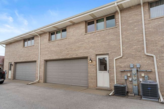 185 - 10935 California Ct, Townhouse with 2 bedrooms, 3 bathrooms and 2 parking in Orland Park IL | Image 17