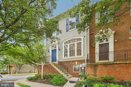 8154 Skelton Cir, FALLS CHURCH, VA, 22042-1219 | Card Image