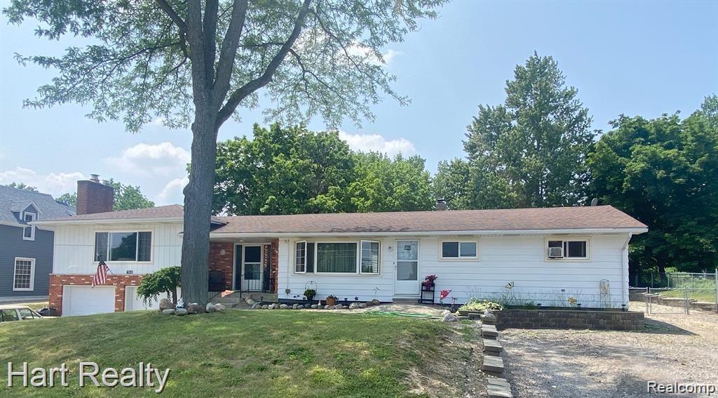 Lincoln St, Brown City, MI 48416