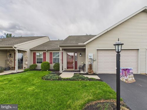24-2990 Barley Cir, DOVER, PA, 17315-3646 | Card Image