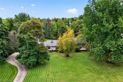 7805 Spring Lake Ln, Canfield, OH, 44406-8135 | Card Image
