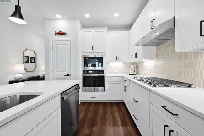 113 Cibolo Creek Loop, House other with 3 bedrooms, 3 bathrooms and 4 parking in Bastrop TX | Image 9