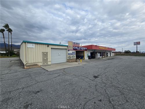 635 E Ramsey St, Banning, CA, 92220-4811 | Card Image