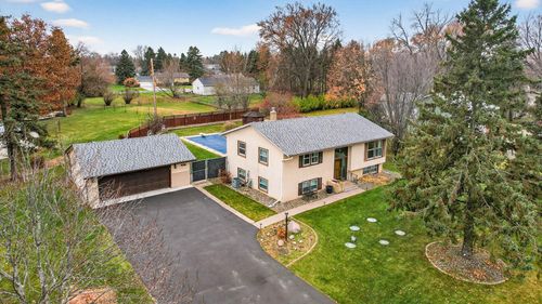 8657 Ironwood Trl N, Lake Elmo, MN, 55042-9433 | Card Image