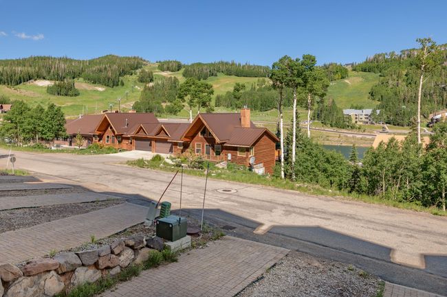 View slopes/Pond | Image 31
