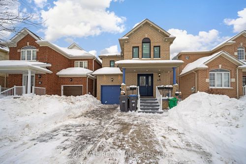 12 Bramfield St, Brampton, ON, L7A2W3 | Card Image