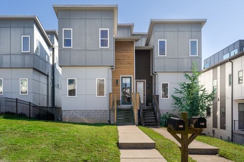 422 36th Ave N, Nashville, TN, 37209-3818 | Card Image