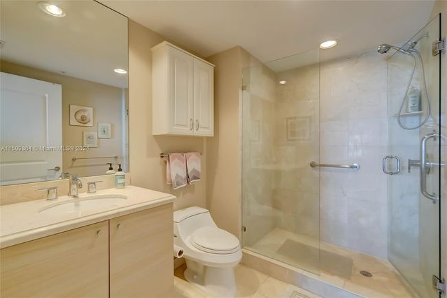 APT-703 - 1 N Ocean Blvd, Condo with 2 bedrooms, 3 bathrooms and null parking in Pompano Beach FL | Image 20