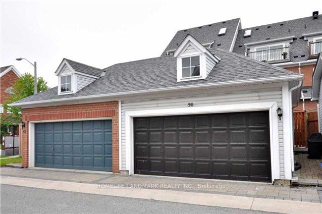 90 Bassett Ave, Home with 3 bedrooms, 4 bathrooms and 3 parking in Richmond Hill ON | Image 23