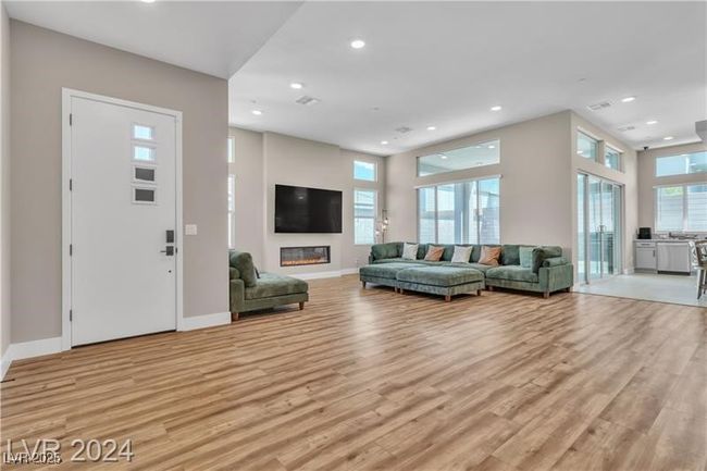 10301 Fairview Ridge Ct, House other with 4 bedrooms, 3 bathrooms and null parking in Las Vegas NV | Image 9