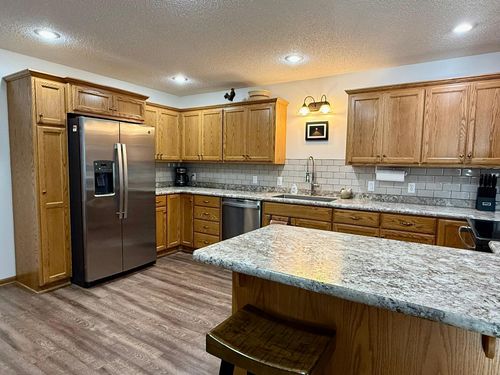 125 Meadow Ln, New London, MN, 56273-8655 | Card Image