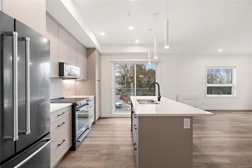 407-610 Lampson St, Esquimalt, BC, V9A6A1 | Card Image