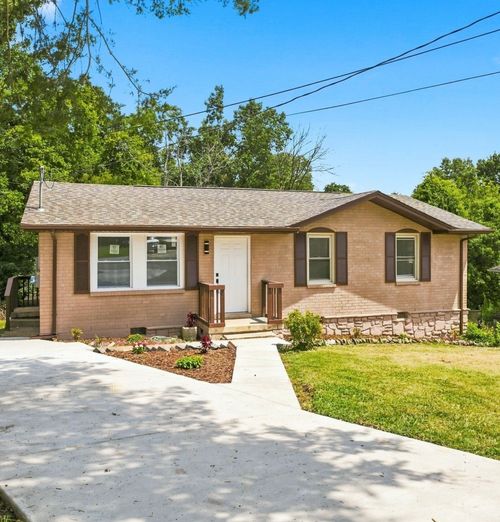 613 Maclaurin Ct, Nashville, TN, 37207-3807 | Card Image