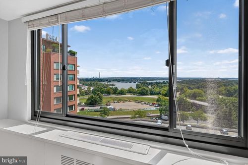 942-1011 Arlington Blvd, ARLINGTON, VA, 22209-2235 | Card Image