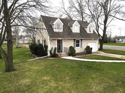 10 E 7th Street, Gibbon, MN, 55335 | Card Image