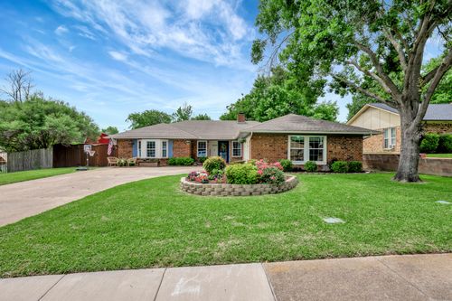 10105 Locksley Dr, Benbrook, TX, 76126-4010 | Card Image