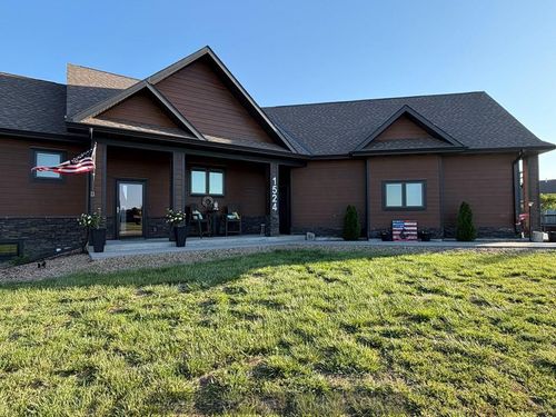 1524 Beechwood Dr, Aurora, NE, 68818 | Card Image