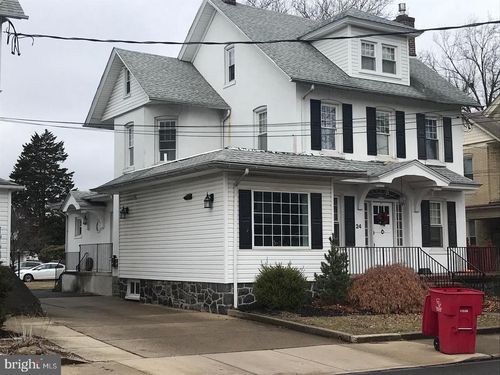 24 N Ambler St, QUAKERTOWN, PA, 18951-1589 | Card Image