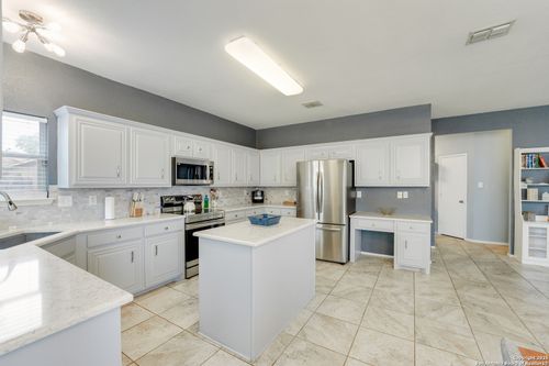 6006 Lakefront St, San Antonio, TX, 78222-3426 | Card Image