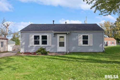 7319 Volquardsen Ave, Davenport, IA, 52806-1150 | Card Image