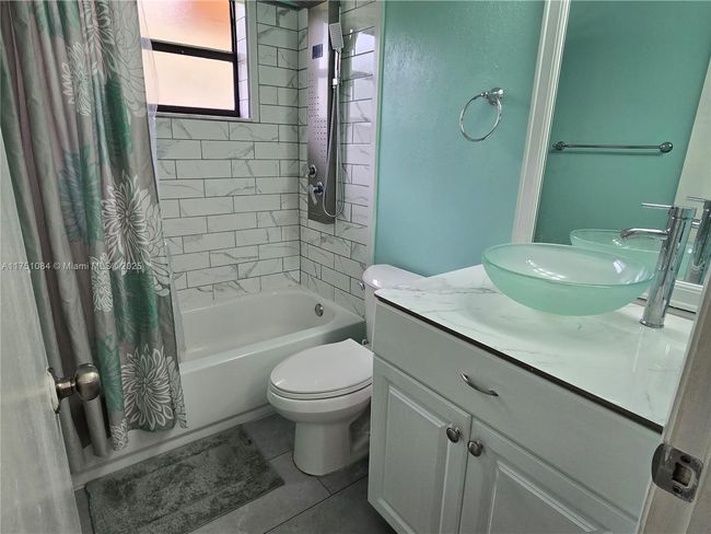 APT-202 - 10002 Winding Lake Rd, Condo with 2 bedrooms, 2 bathrooms and null parking in Sunrise FL | Image 11