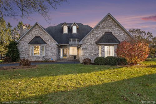 3972 Chevron Dr, Highland, MI, 48356-1720 | Card Image