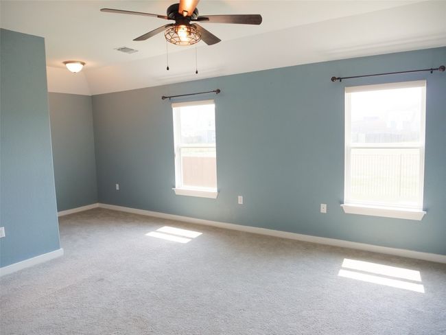 Large Primary suite in the rear of the home | Image 11