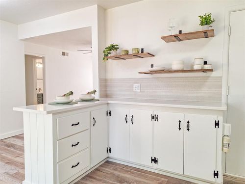 2324 Knox Dr, Del City, OK, 73115-1560 | Card Image