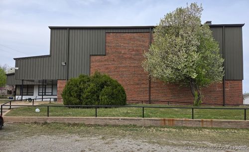 300 Pine St, Drumright, OK, 74030-2228 | Card Image