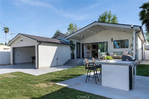 17469 Bullock St, Encino, CA, 91316-1435 | Card Image