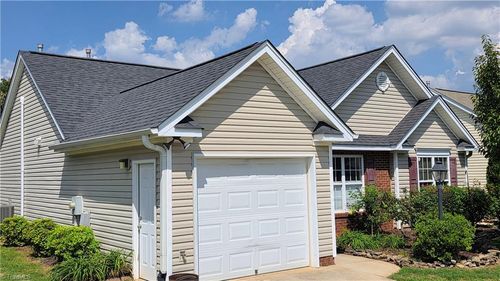 4765 Summerlyn Place Dr, Kernersville, NC, 27284-9887 | Card Image